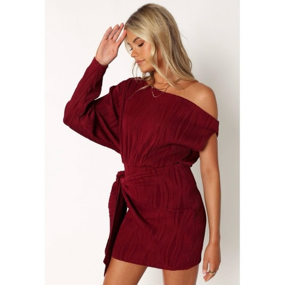 Petal + Pup Micki One Shoulder Midi Dress in Burgundy, size S, BNWT, Love Island - Picture 2 of 13